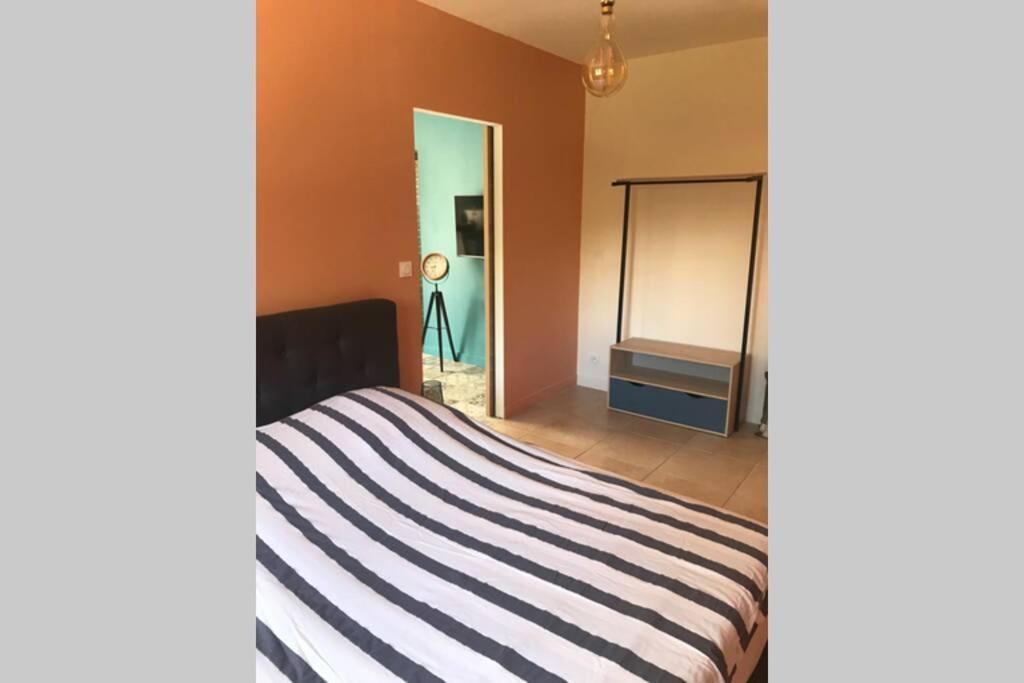 Logement Attenant A Une Villa T2 Avec Terrasse . Besse-sur-Issole Kültér fotó