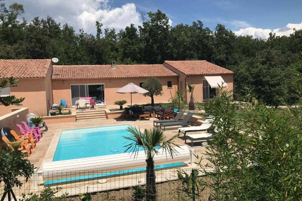 Logement Attenant A Une Villa T2 Avec Terrasse . Besse-sur-Issole Kültér fotó